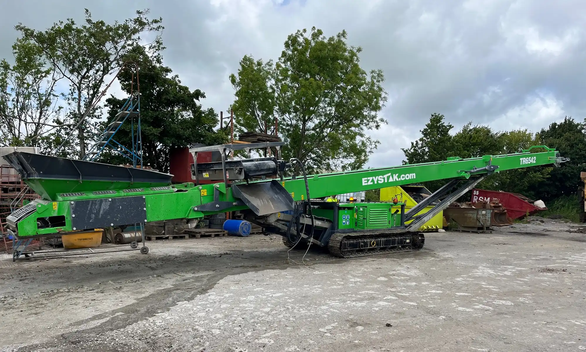 Ezystak TR6542 tracked stacker conveyor